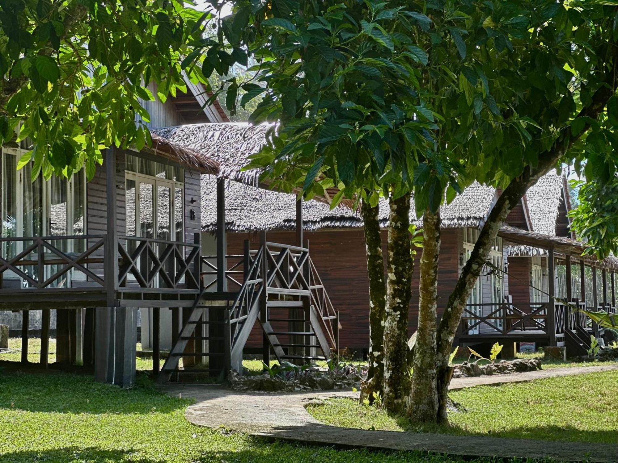 Batu Rundung Surf Resort Naibos Exterior foto
