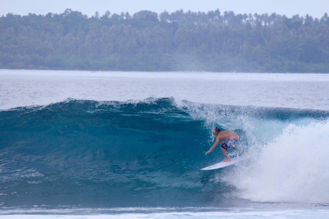 Batu Rundung Surf Resort Naibos Exterior foto