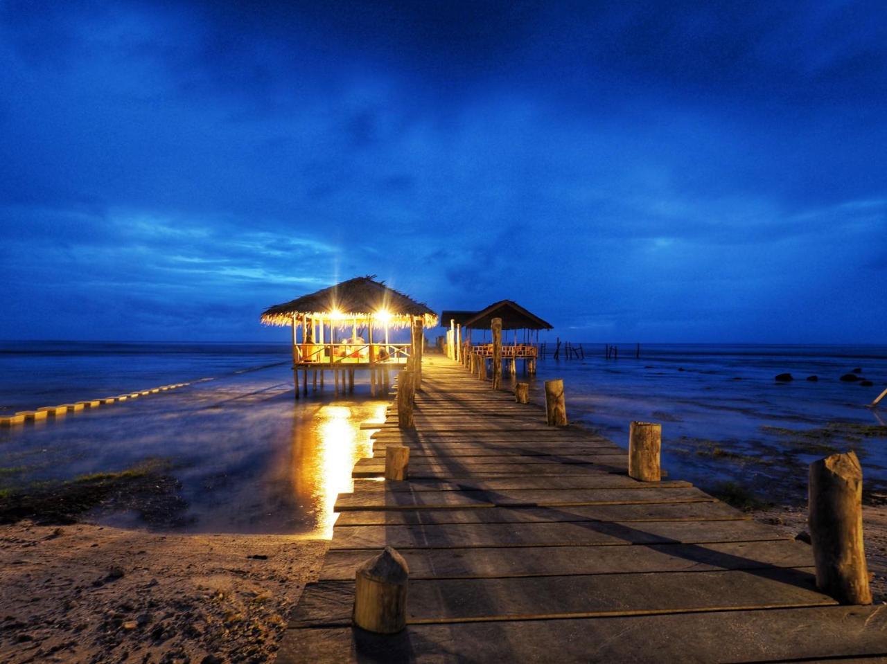 Batu Rundung Surf Resort Naibos Exterior foto