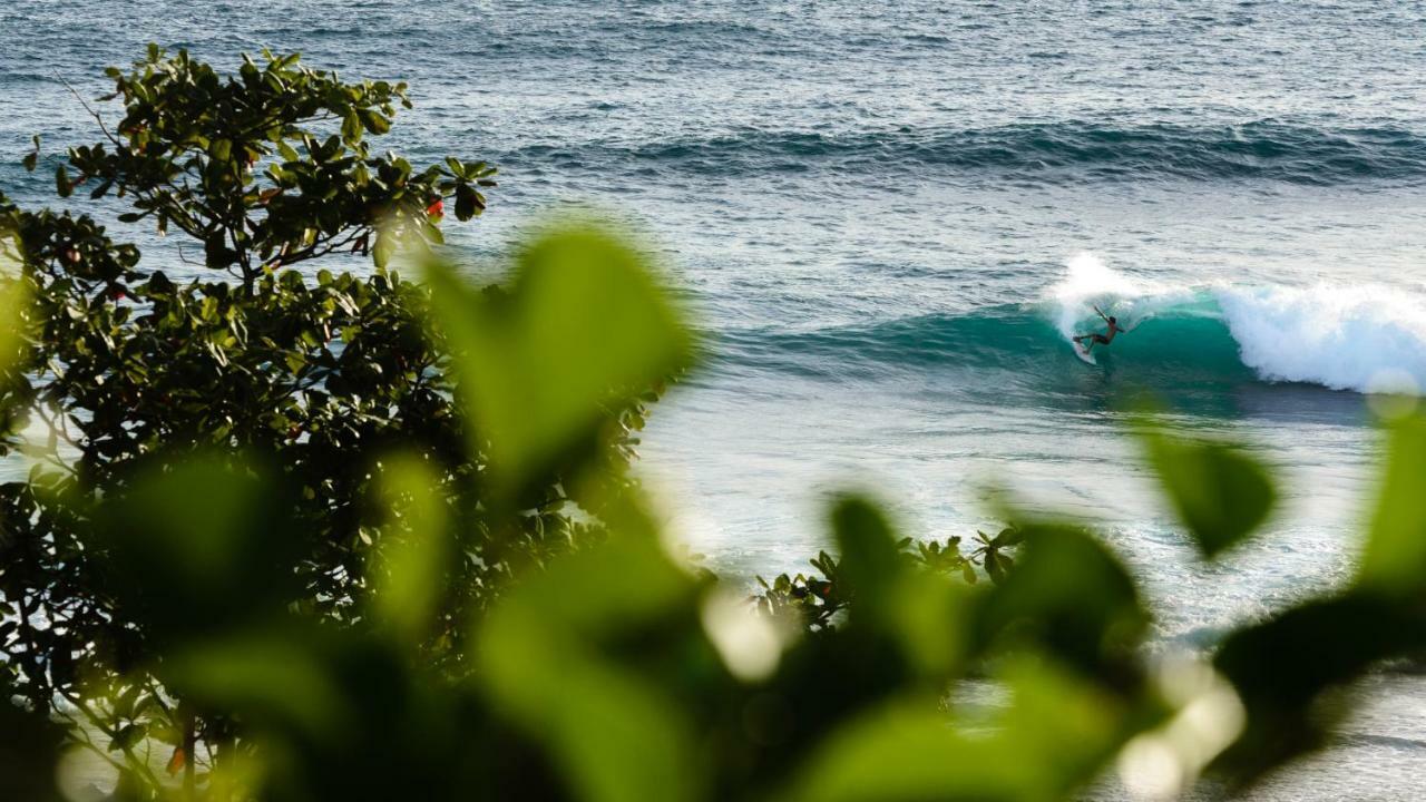 Batu Rundung Surf Resort Naibos Exterior foto